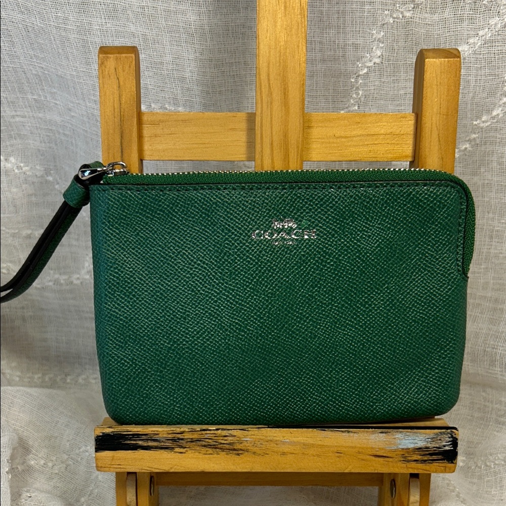 Coach leather wristlet almost new